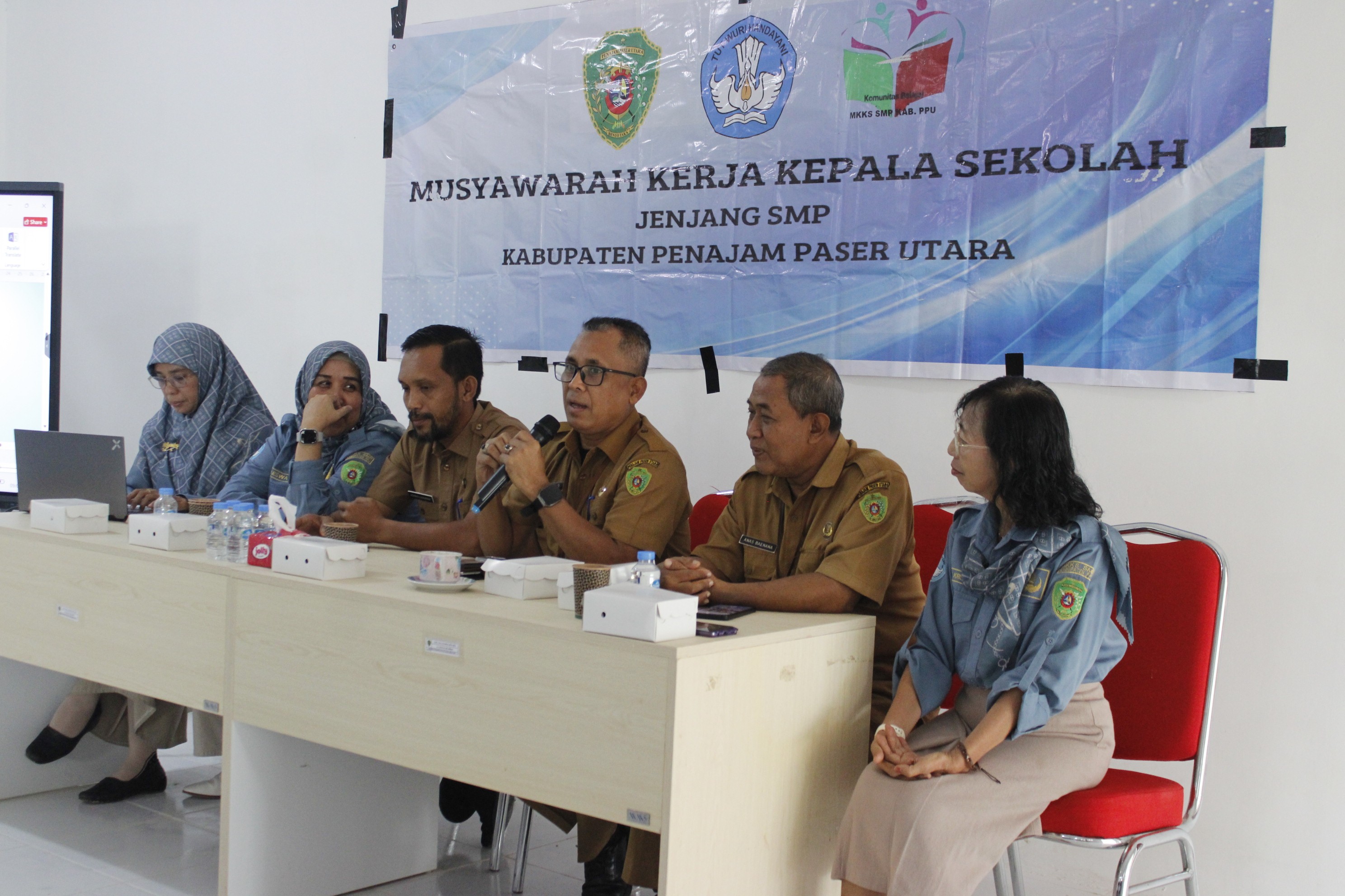 Plt. Kepala Disdikpora PPU Hadiri MKKS SMP di SMPN 14, Diskusi Sekaligus Tinjau Langsung Kondisi Sekolah