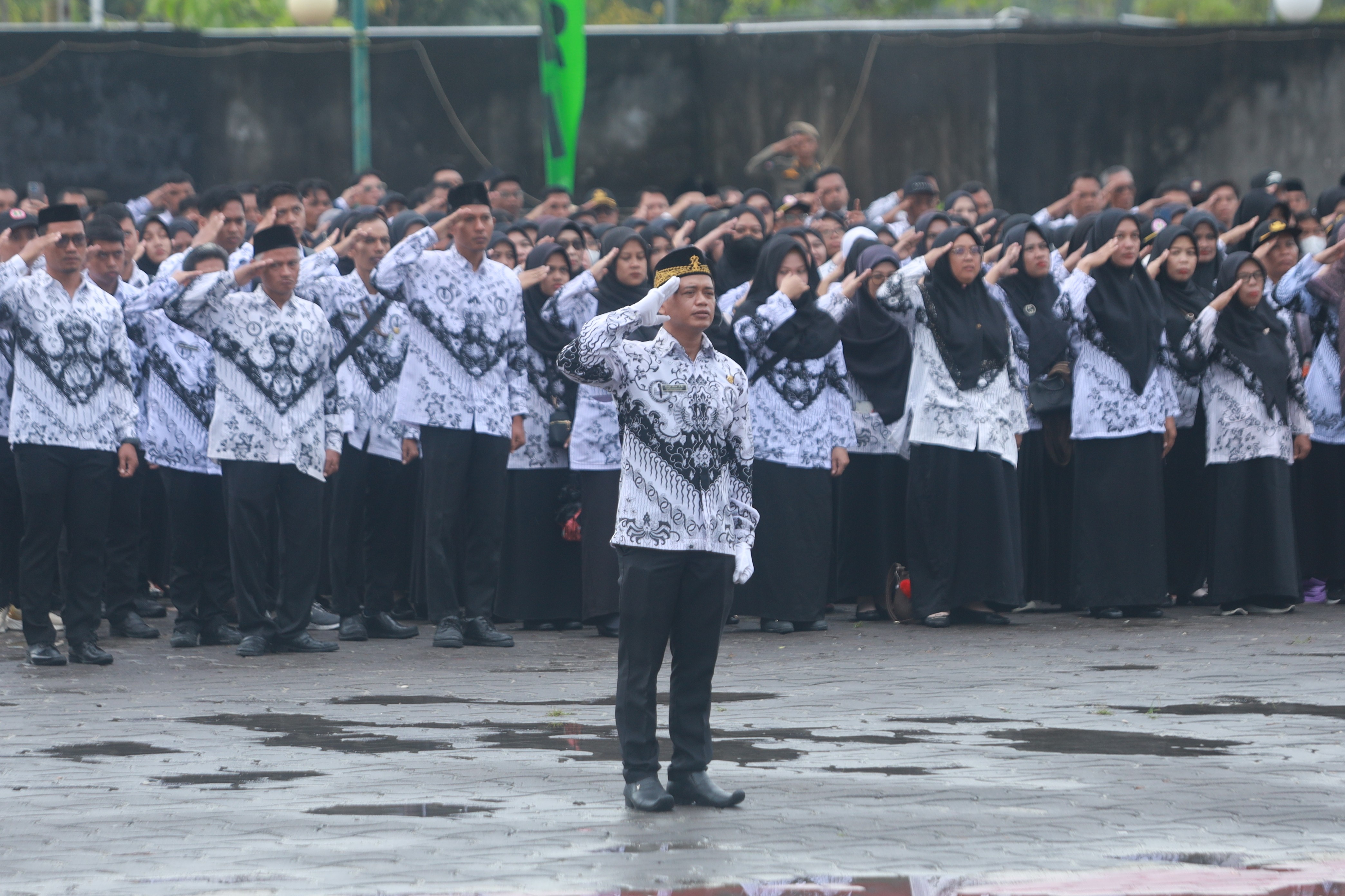 Upacara Dalam Rangka Hari Guru Nasional Tahun 2025