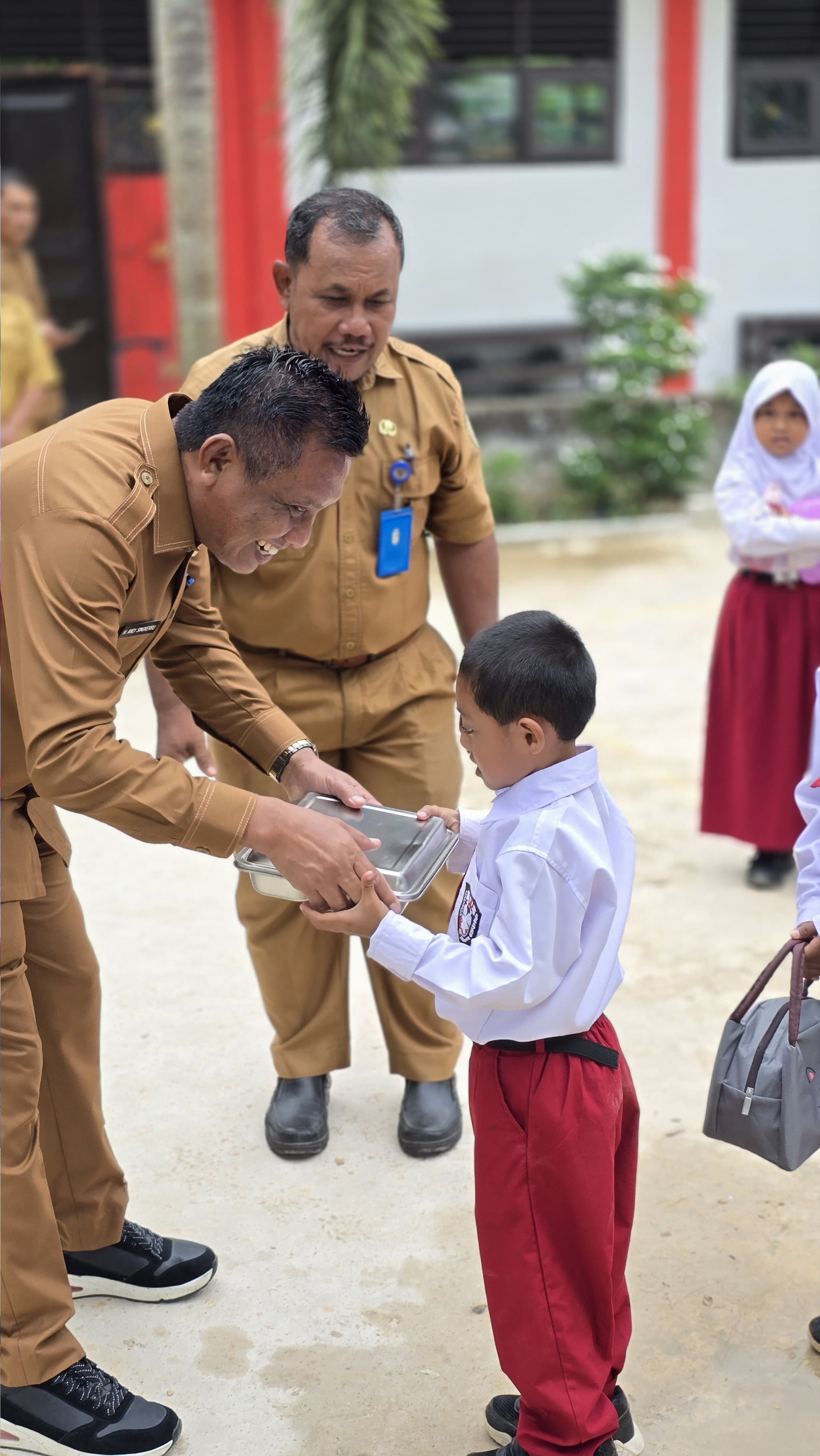 Monitoring Pelaksanaan Program Makan Bergizi Gratis (MBG) dari Badan Gizi Nasional (BGN)
