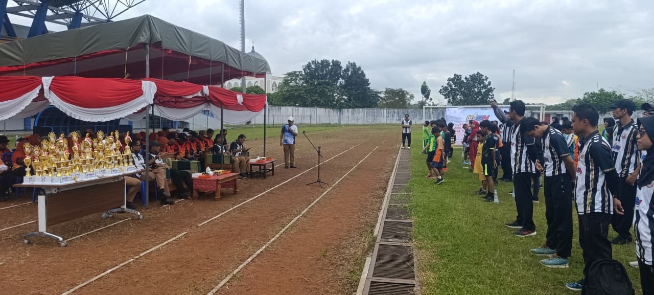 Plt. Kadisdikpora PPU Resmi Buka O2SN Tingkat Kecamatan Penajam di Stadion Panglima Sentik
