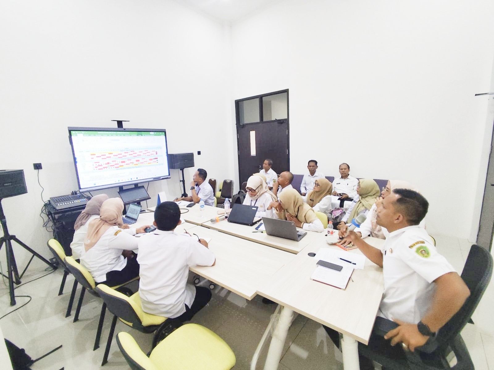 Disdikpora PPU Gelar Rapat Penyusunan Kalender Pendidikan Tahun Pelajaran 2026/2027.